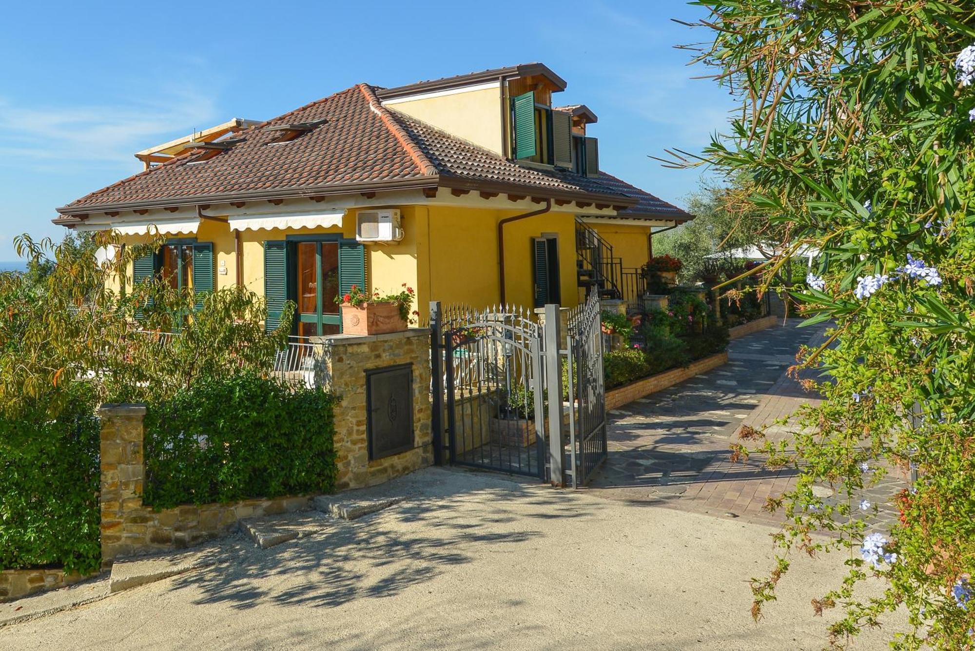 Villa Elaia ซานตามาเรีย ดิ กาสเตลลาบาเต ภายนอก รูปภาพ