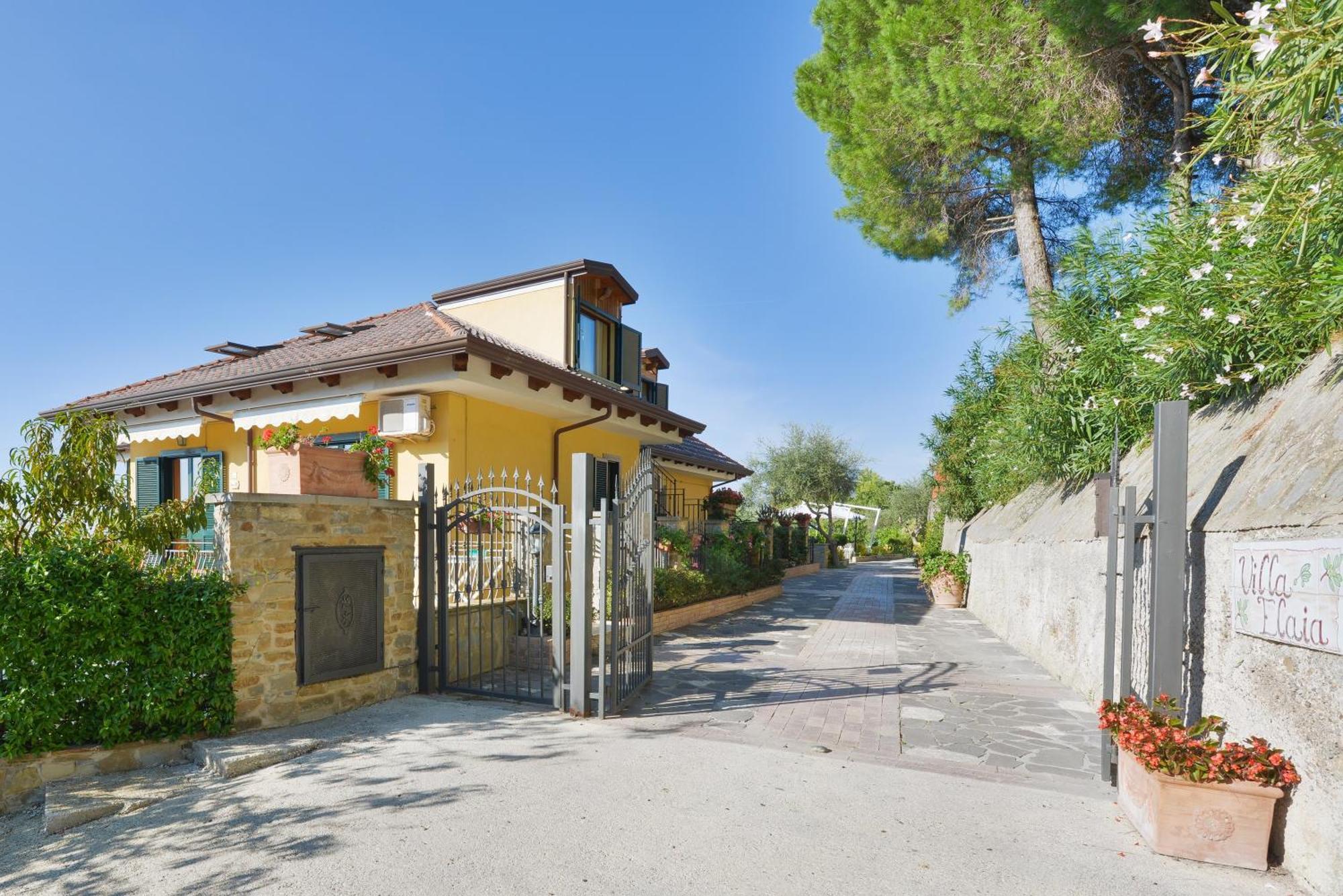 Villa Elaia ซานตามาเรีย ดิ กาสเตลลาบาเต ภายนอก รูปภาพ