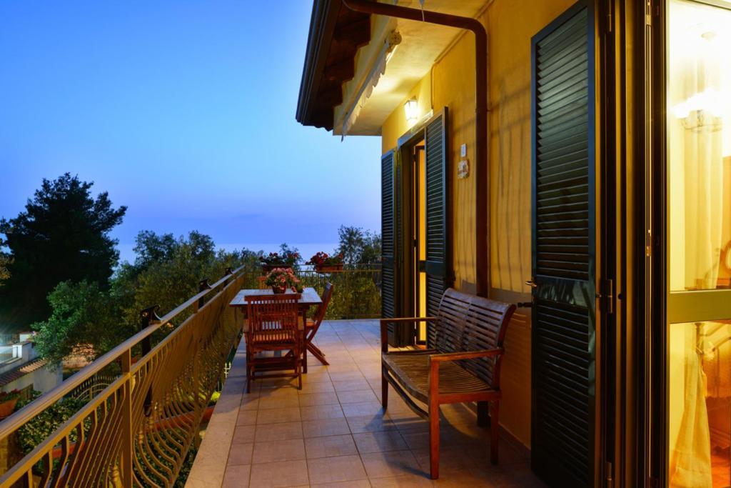 Villa Elaia ซานตามาเรีย ดิ กาสเตลลาบาเต ภายนอก รูปภาพ